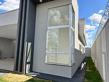 casa sozinha no lote Setor Serra dourada